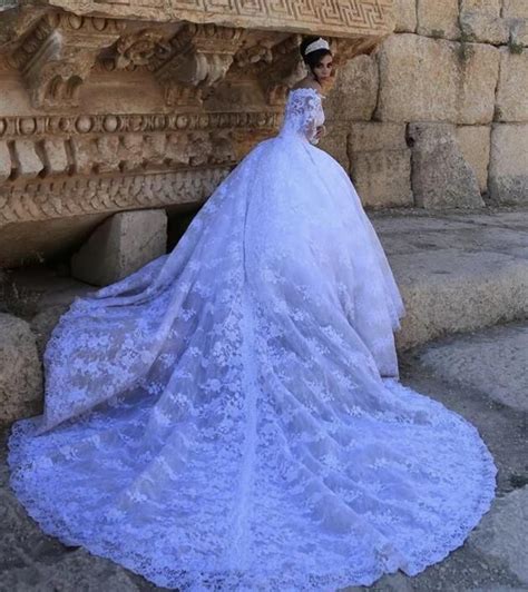 Luxury Muslim Arabic Wedding Dresses Off Shoulder Long Sleeves Full