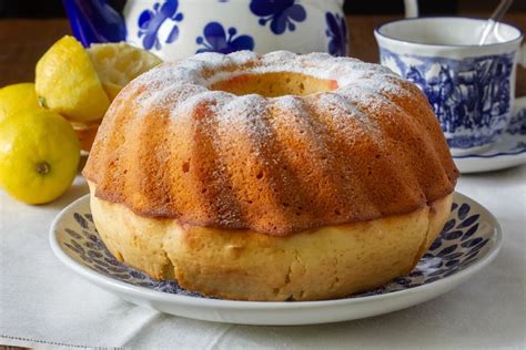 Çay molasının gözdesi yumuşacık limonlu kek Ağız sulandıran limonlu