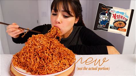 NEW SPICY FIRE NOODLE & SAMYANG HAMBURGERS 먹방 MUKBANG - YouTube