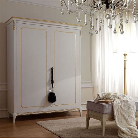 Armoire Pour Chambre Style Classique En Bois Avec 2 Ou 4 Portes