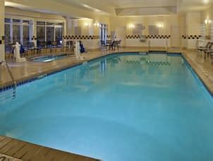 Eden Prairie Hotel with Pool - Hilton Garden Inn Amenities