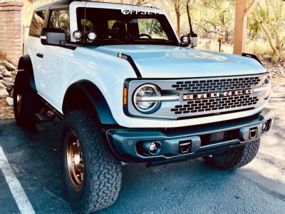 Ford Bronco Wheel Offset Aggressive Outside Fender Suspension