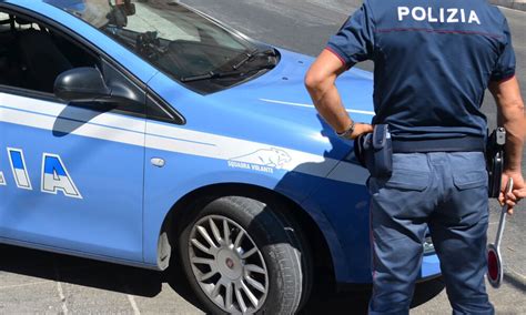 Tentano La Truffa Del Finto Incidente L Intervento Della Polizia