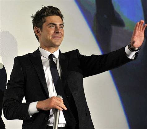 Zac Efron Shows Off His New Tattoo and Celebrates New Year's Eve in ...