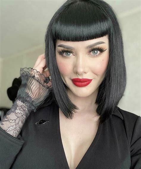 Pin By Carolin Hoppe On Haare Punk Bettie Bangs Short Hair Short