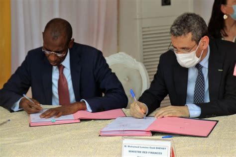 Signature du contrat pour le démarrage des travaux du pont de Rosso