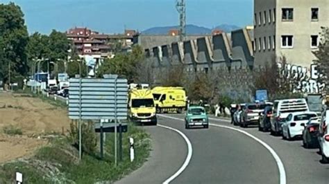 Dos ferits greus en un xoc frontal a l entrada de Figueres Empordà