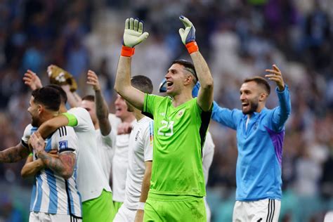 Emiliano Martinez hails Argentina after reaching World Cup final: ‘It’s ...