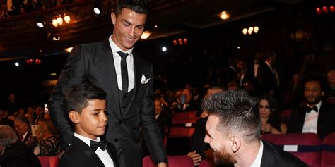 Ronaldo Sceglie Per Il Figlio Addio Alleuropa Ecco Dove Giocherà