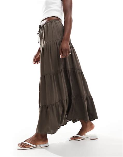 Bershka Tiered Maxi Skirt In Chocolate Asos