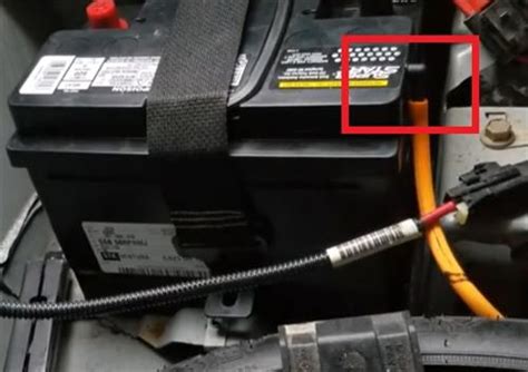 Où se trouve la batterie sur une Chevrolet Cobalt et comment la