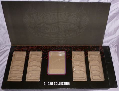 HOT WHEELS Larry S Garage Car Set Open Display Box NO CARS See