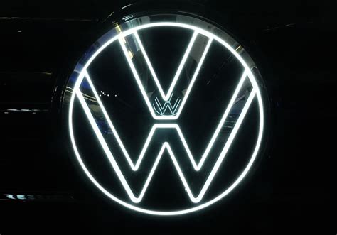 Volkswagen to recall 261,000 cars to fix pump problem that can let fuel ...