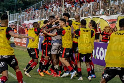 Vitória x Paysandu Campeonato Brasileiro Série C Fotos Pietro