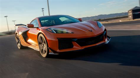 Watch and Listen as the 1,064-HP 2025 Chevy Corvette ZR1 Rips to 205 MPH