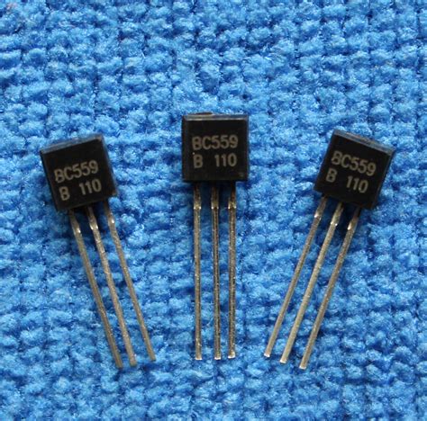 50pcs Bc559b Bc559 Pnp Epitaxial Silicon Transistor To 92 Ebay