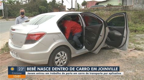 Bebê nasce dentro de carro de transporte por aplicativo em Joinville