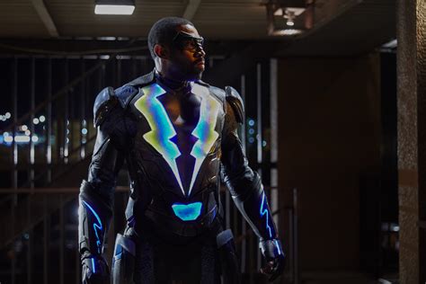 “Black Lightning,” Reviewed: An Ambivalent Superhero (and Superdad) for ...