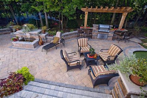 Stonehenge Patio With Fullnose Steps And Brussels Dimensional Walls