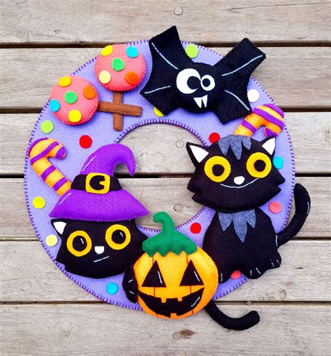 Halloween Felt Wreath Flying Bats Spooky Wreaths Halloween Wreaths ...