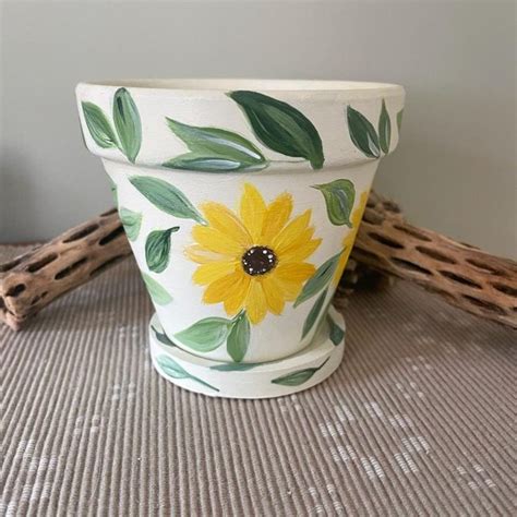 Hand Painted Daisy Pot Hand Painted Daisy Clay Pot Daisy Hand Painted