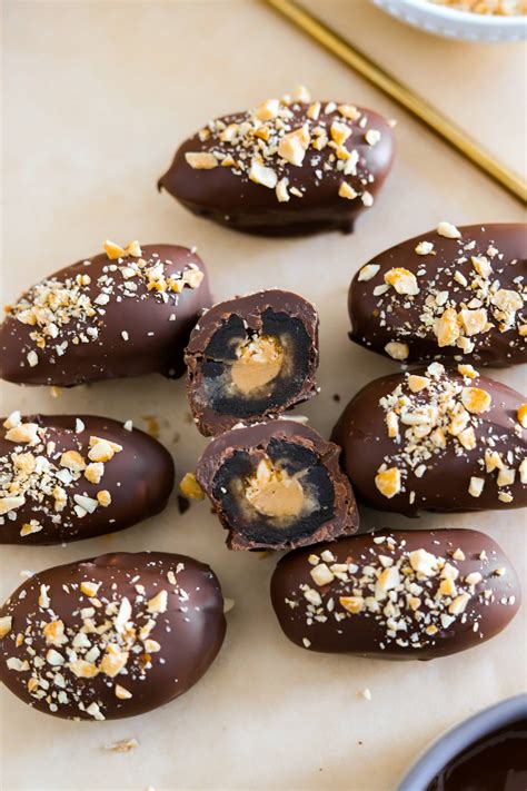 Snickers Stuffed Dates Moribyan