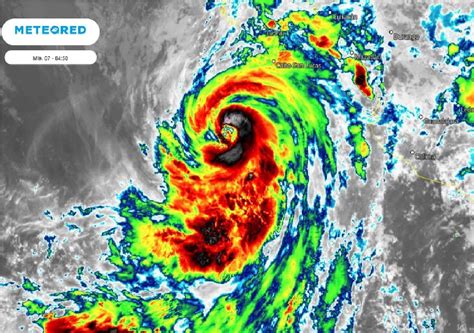 Alerta por el huracán Kay Se intensifica y continúa azotando México