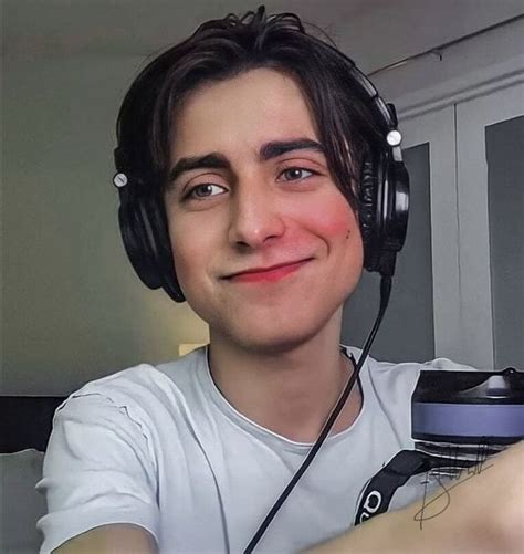 Pin De Isita En Aidan Gallagher Chicos Famosos Famosos