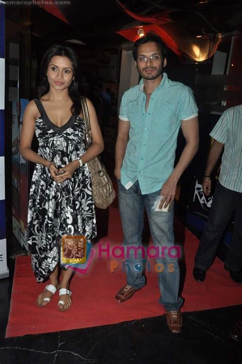 Bhavna Pani Akshay Kapoor At Sex And The City Premiere In PVR Juhu On Th June Bhavna