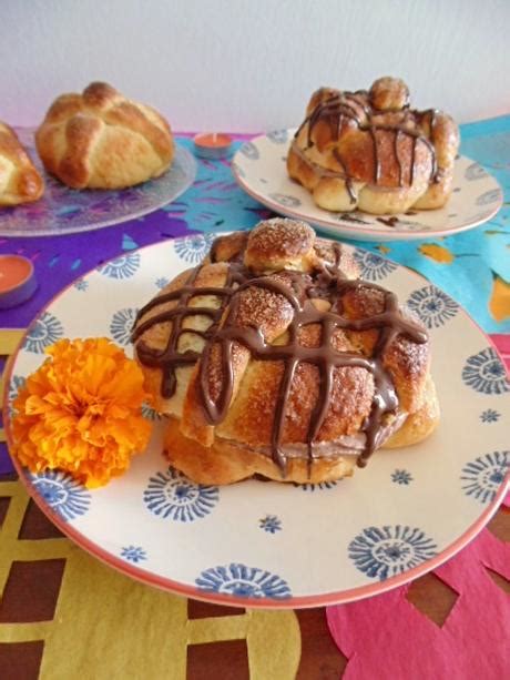 Pan De Muerto Relleno De Chocolate Paperblog