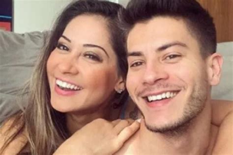 Mayra Cardi e Arthur Aguiar são vistos juntos em mercado