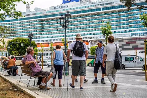 El tráfico de cruceros en el puerto de Cádiz crece un 23 por ciento en