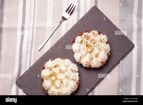 Lemon meringue Pie Stock Photo - Alamy