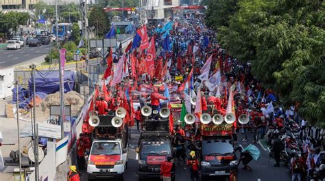 Tak Terima Aturan Pemda DIY Buruh Di Jogja Tuntut UMK Naik 50 Persen