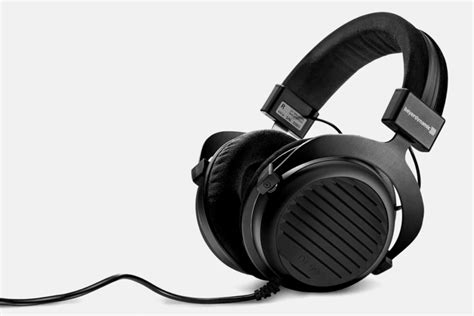 Tai nghe chụp tai Beyerdynamic DT 990 Black Special Edition