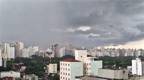 Chuva coloca cidade de São Paulo em estado de atenção para alagamentos