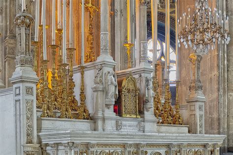 Le maître autel dans léglise Saint Eustache