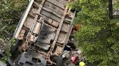 Incidente A Canazei Pulmino Finisce In Una Scarpata Feriti