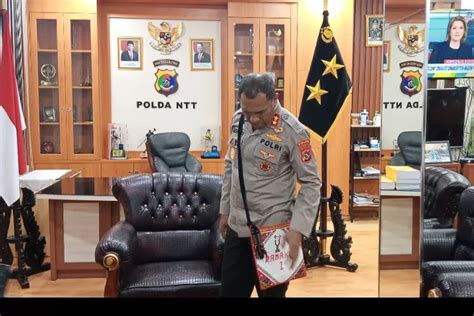 Aturan Baru Kapolda NTT Semua PJU Pakai Tas Tradisional NTT Setiap