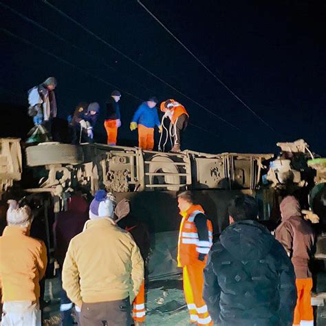 Accidente En La Oroya Así Fue El Choque Entre Un Bus Y Un Tren De