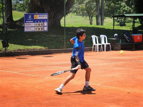 Vecinos Pereira Tenis Avanza con éxito II Copa Santiago Giraldo