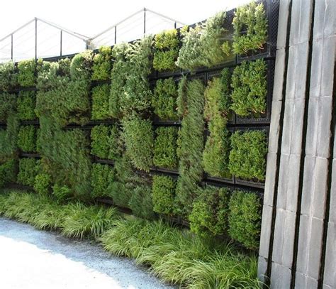 Vertical Herb Garden • Insteading