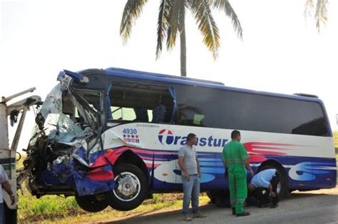 Accidente De Tránsito En Sancti Spíritus Provoca Un Muerto Y 27