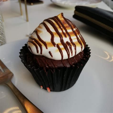 Naked Bakery Smores chocolate cupcake レビュー abillion