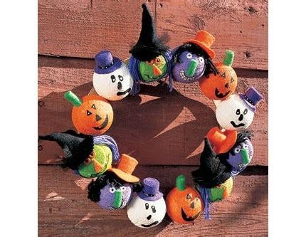 Halloween Head Wreath – Home and Garden