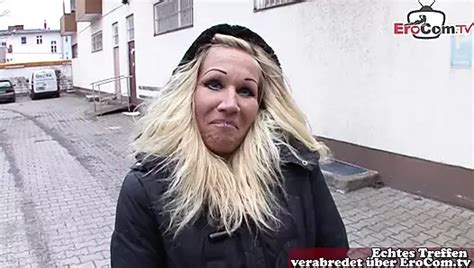 Deutsche Alte Hausfrau Angesprochen Auf Der Stra E Zum Sex Casting Xhamster