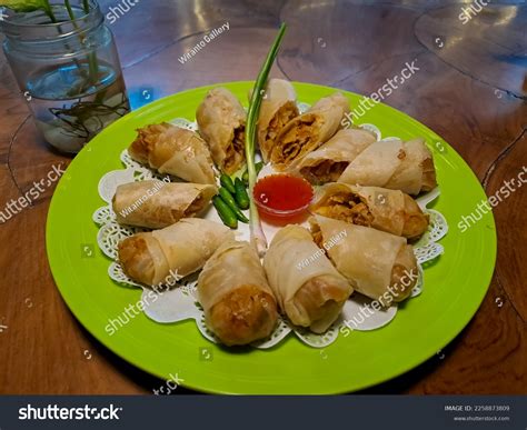 Lumpia Indonesian Spring Rolls Deep Fried Stock Photo 2258873809