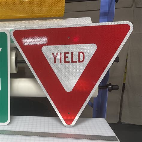 Yield Sign Image