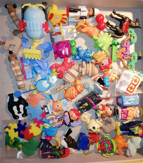 UE EI Kinder Surprise,Joy, 90 Toys, Without Paper