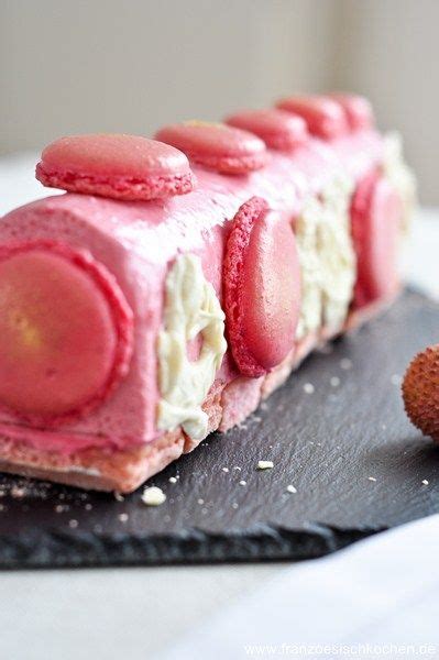 Bûche Ispahan roses litchis framboises et biscuits roses de Reims